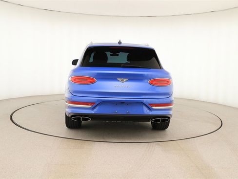 Used 2021 Bentley Bentayga Base image 5