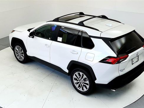 Certified 2023 Toyota RAV4 XLE Premium image 17