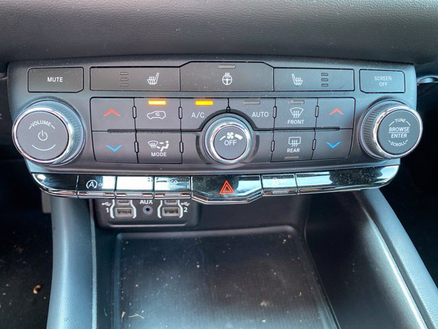 Used 2023 Dodge Durango SXT AWD/4WD image 12