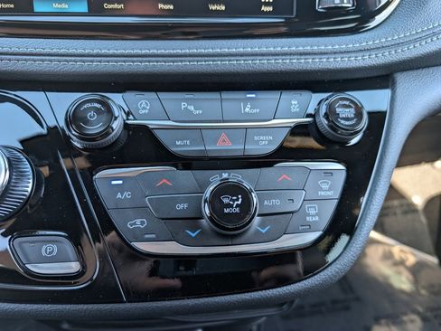 New 2026 Chrysler Pacifica Select w/ S Appearance Package image 26