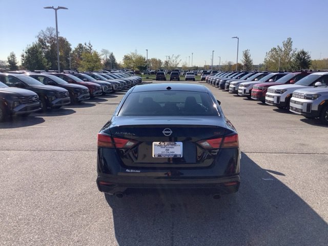 Used 2023 Nissan Altima 2.5 SR FWD image 4