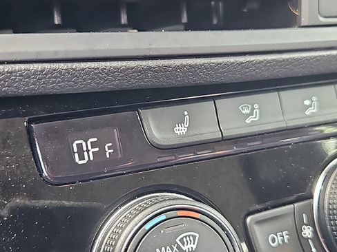 Certified 2023 Volkswagen Jetta SE FWD image 12