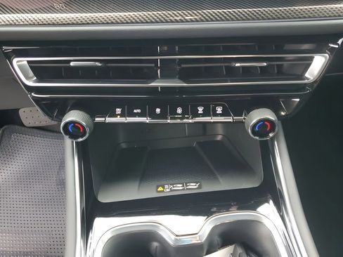 Used 2026 Chevrolet Traverse High Country image 40