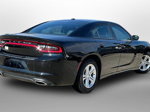 Used 2019 Dodge Charger SXT image 10