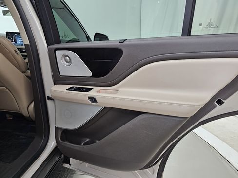 Used 2022 Lincoln Aviator Grand Touring w/ Equipment Group 301A image 34