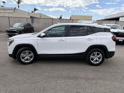 Used 2023 GMC Terrain SLE FWD image 8