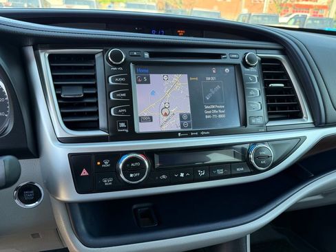 Used 2016 Toyota Highlander Limited w/ Driver Technology Package image 21
