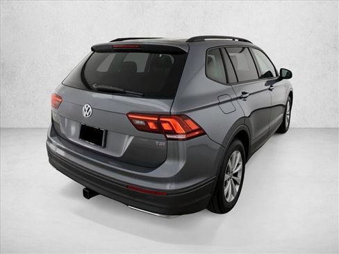 Used 2018 Volkswagen Tiguan S image 8