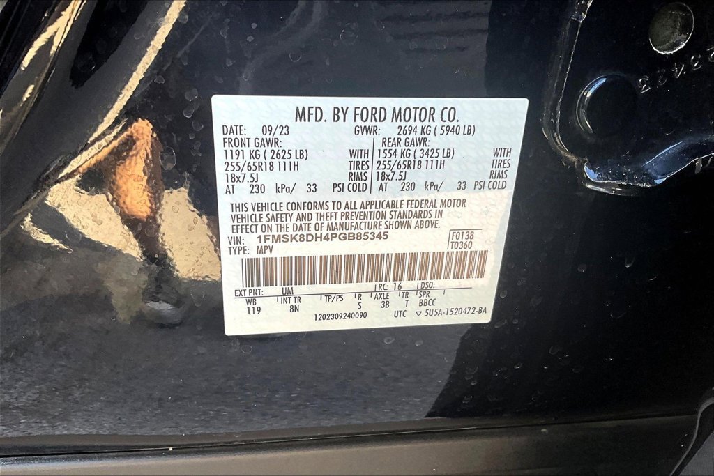 Used 2023 Ford Explorer XLT AWD/4WD image 34