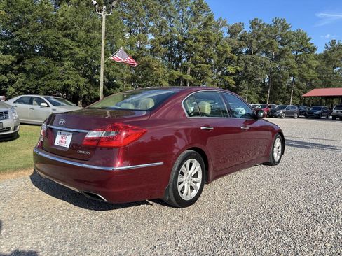 Used 2012 Hyundai Genesis 3.8 image 3