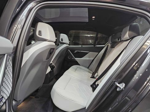 Used 2024 BMW i5 eDrive40i w/ M Sport Package image 25