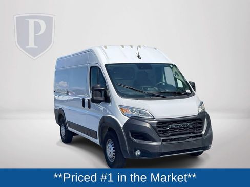 Used 2025 RAM ProMaster 2500 w/ Convenience Group FWD image 2