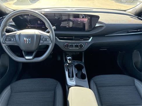 Used 2025 Buick Envista Preferred image 15