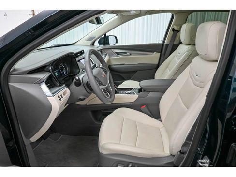 Certified 2025 Cadillac XT5 Premium Luxury image 19