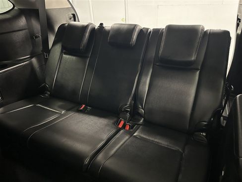 Used 2017 Toyota Highlander XLE AWD/4WD image 4