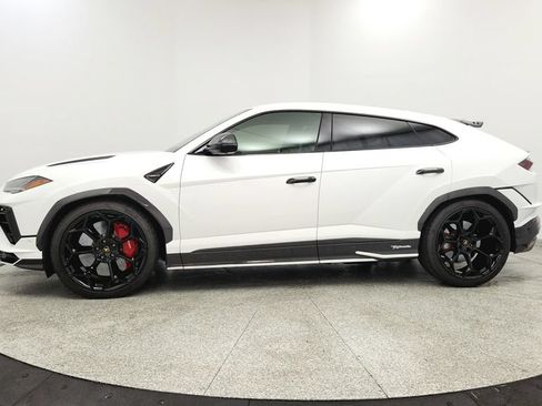 Used 2023 Lamborghini Urus Performante AWD/4WD image 2