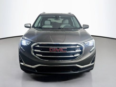 Used 2019 GMC Terrain SLT w/ Preferred Package FWD image 2