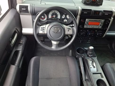 Used 2013 Toyota FJ Cruiser 4WD w/ Upgrade Pkg image 17