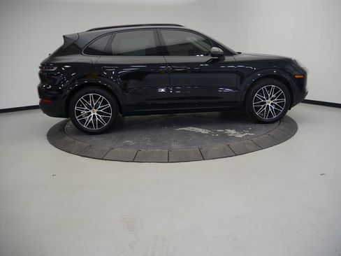 Certified 2024 Porsche Cayenne image 8