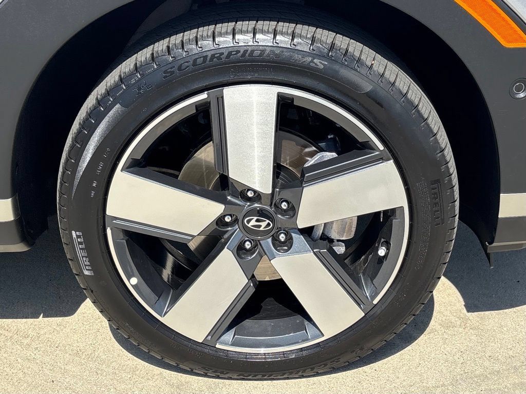 Used 2026 Hyundai Santa Fe Limited AWD/4WD image 29