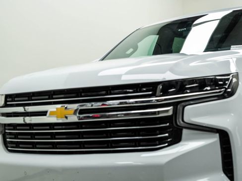 Used 2024 Chevrolet Tahoe LT RWD image 2