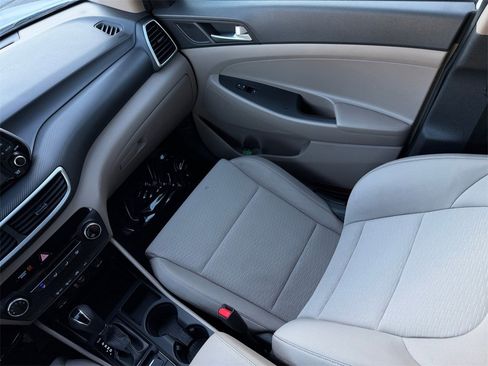 Used 2019 Hyundai Tucson SE w/ Cargo Package image 17