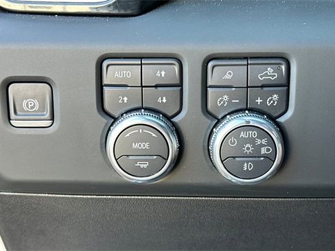 Used 2025 GMC Sierra 3500 Denali image 59