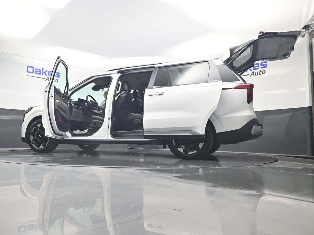 Certified 2026 Kia Carnival EX FWD image 61