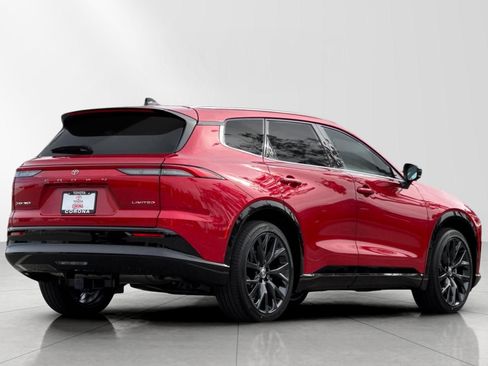 New 2026 Toyota Crown Signia image 3