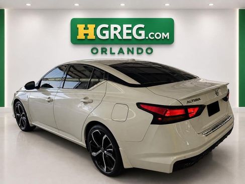 Used 2023 Nissan Altima 2.5 SR FWD image 2