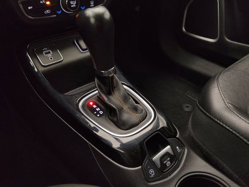 Used 2019 Jeep Compass Limited FWD image 26