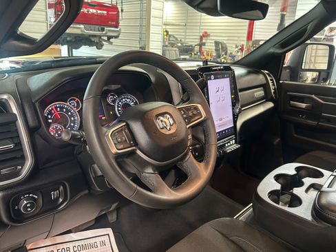 Used 2025 RAM 2500 Big Horn AWD/4WD image 43