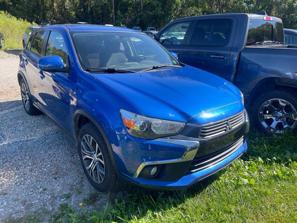Used 2017 Mitsubishi Outlander Sport SE AWD/4WD image 1