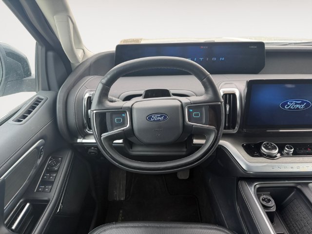 Certified 2025 Ford Expedition Platinum AWD/4WD image 11
