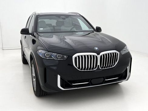 Used 2026 BMW X5 xDrive40i w/ Premium Package AWD/4WD image 3