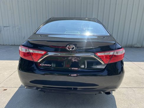 Used 2017 Toyota Camry SE FWD image 4