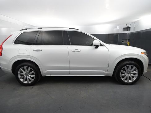Used 2017 Volvo XC90 T5 Momentum w/ Momentum Plus Package image 6