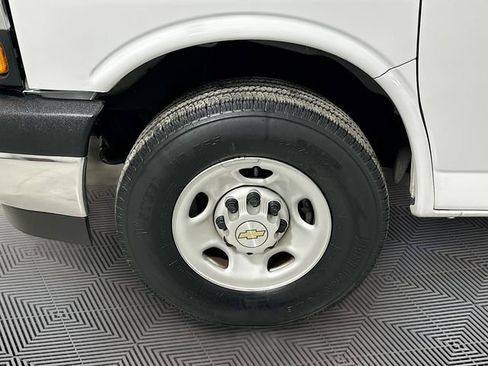 Used 2024 Chevrolet Express 2500 w/ Driver Convenience Package image 30