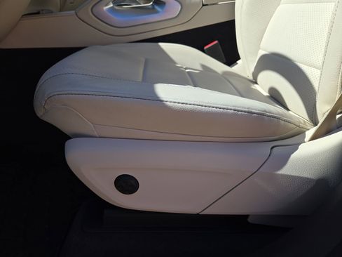 Used 2020 Mercedes-Benz GLS 450 4MATIC image 17