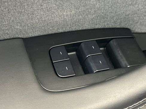 Used 2025 Tesla Model 3 Long Range RWD image 13