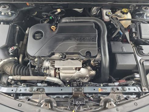 Used 2020 Chevrolet Malibu LT FWD image 30