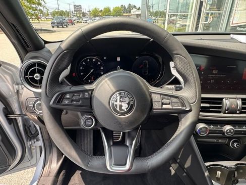New 2025 Alfa Romeo Giulia AWD image 10