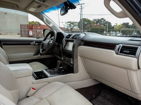 Used 2015 Lexus GX 460 w/ Premium Package AWD/4WD image 15