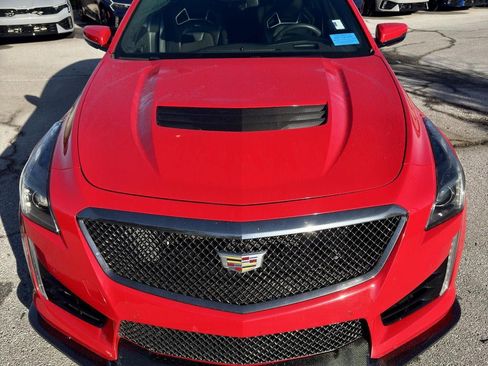Used 2019 Cadillac CTS V w/ Carbon Fiber Package RWD image 8