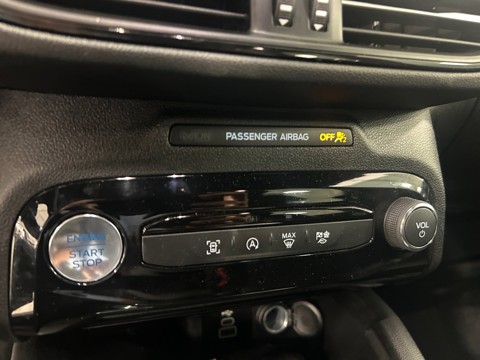 Certified 2024 Ford Escape ST-Line w/ Tech Pack #1 FWD image 17