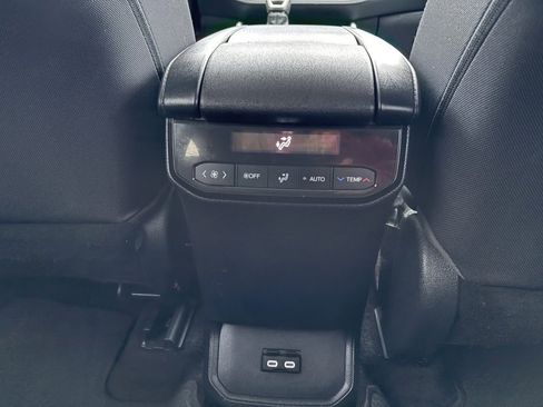 Certified 2023 Toyota Highlander LE image 19