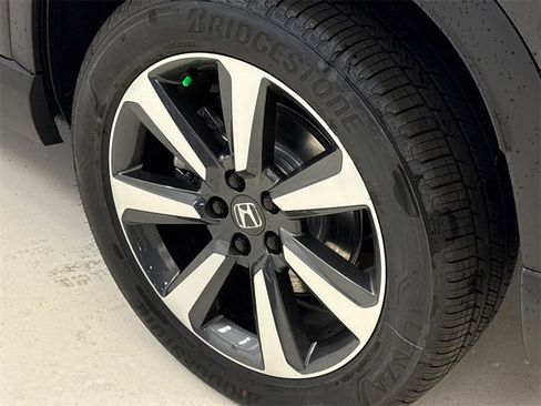 New 2025 Honda Pilot Elite image 12