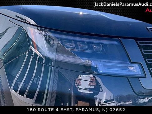 Used 2025 Land Rover Range Rover SE image 21