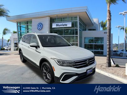 Used 2024 Volkswagen Tiguan SE w/ Panoramic Sunroof Package
