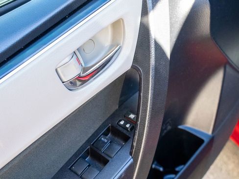 Used 2019 Toyota Corolla L image 15